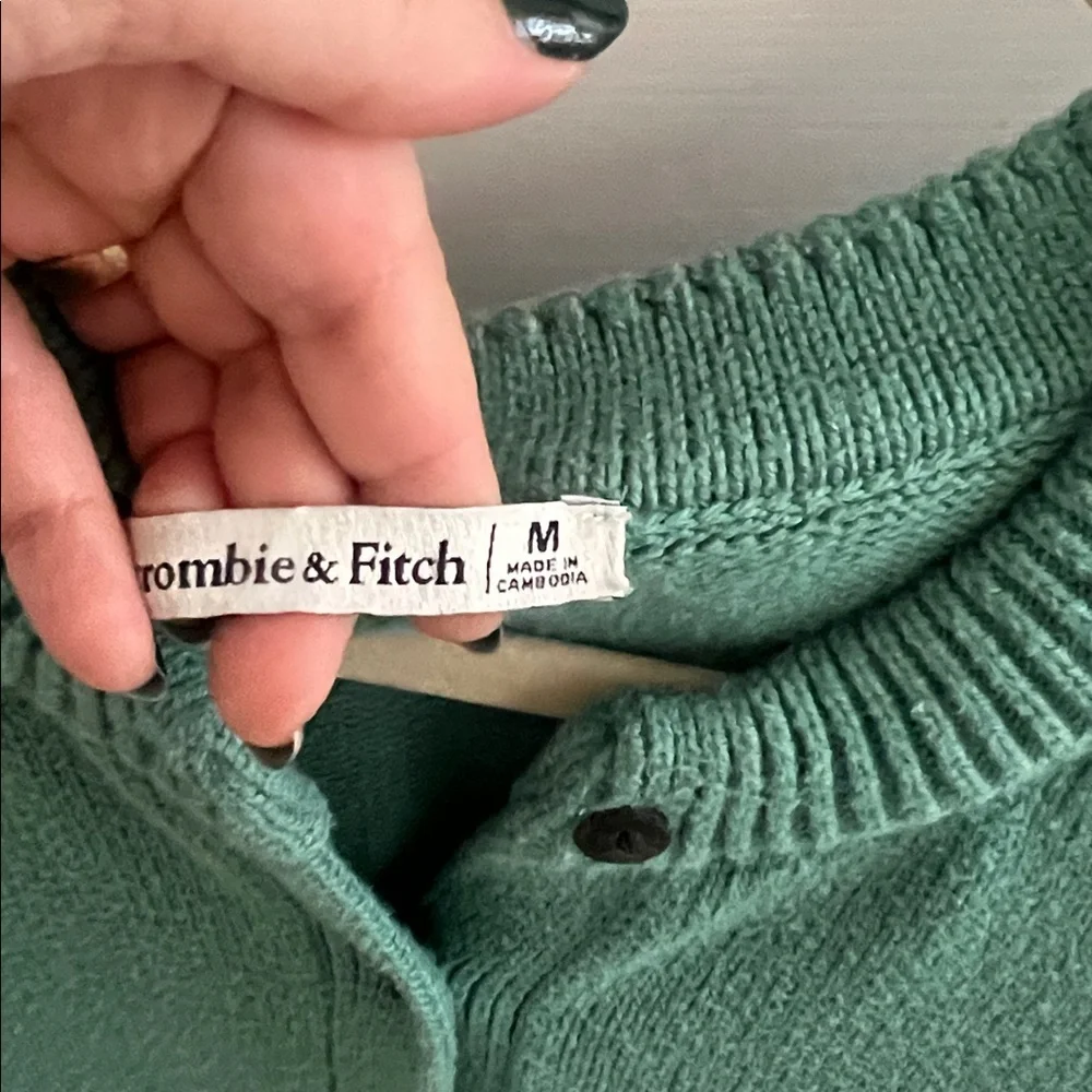 Abercrombie & Fitch Teal Button-Up Short Sleeve Crew Cardigan Size M - Picture 3 of 7